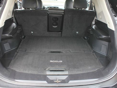 Used 2017 Nissan Rogue SL image 42