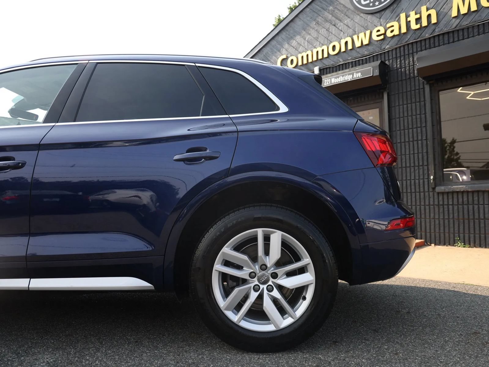 Used 2020 Audi Q5 2.0T Premium AWD/4WD image 9