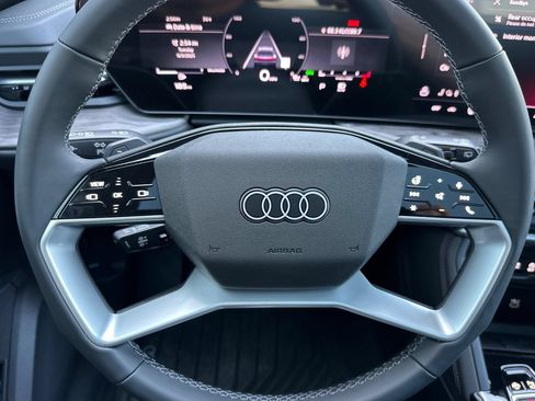 Used 2025 Audi Q5 Premium w/ Convenience Package AWD/4WD image 23