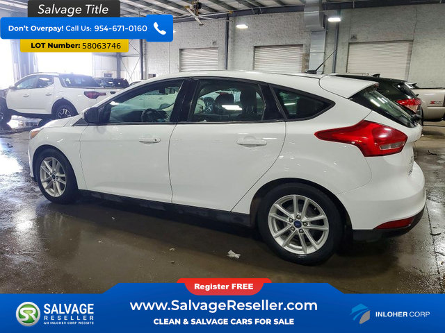 Used 2016 Ford Focus SE w/ SE Cold Weather Package FWD image 3
