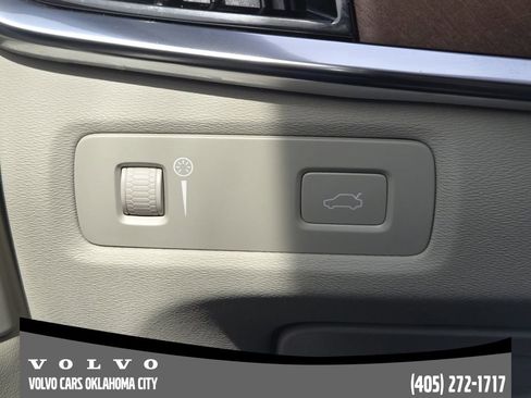 Used 2017 Volvo S90 T6 Inscription w/ Vision Package image 21