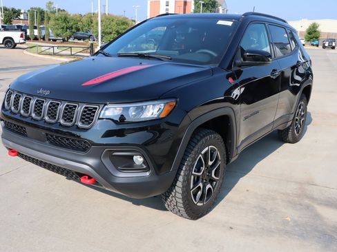 New 2025 Jeep Compass Trailhawk w/ Sun & Sound Group image 9
