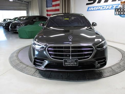 Used 2022 Mercedes-Benz S 500 4MATIC w/ AMG Line Package image 3