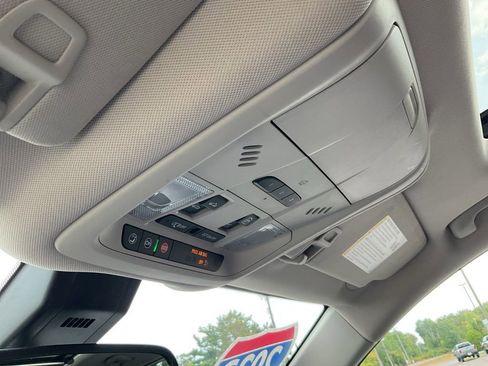 Used 2023 GMC Terrain Denali image 16