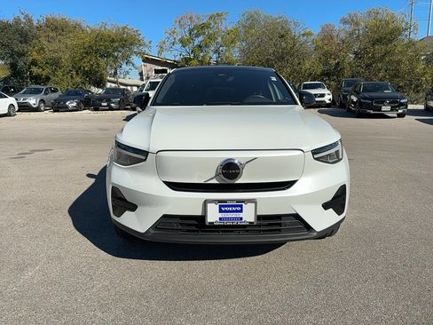 Certified 2023 Volvo C40 Recharge Core w/ Protection Package Premier image 8