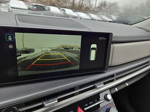 Certified 2025 Hyundai Santa Fe SEL image 18