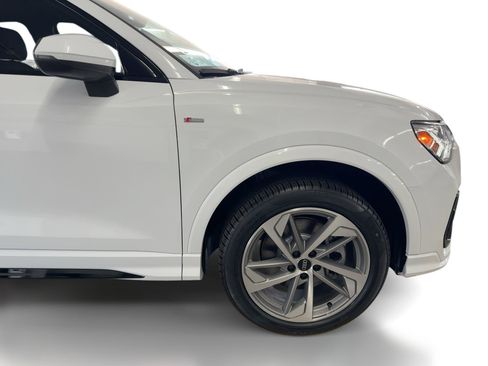 New 2025 Audi Q3 2.0T Premium image 12