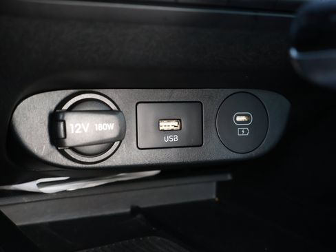 Used 2025 Hyundai Elantra Sport image 17