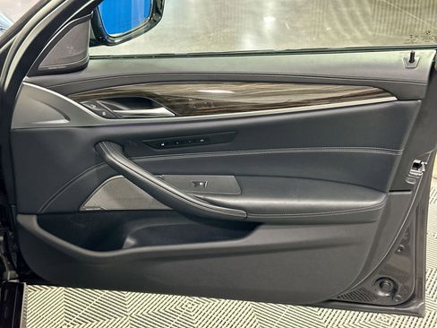 Used 2020 BMW M550i xDrive image 39