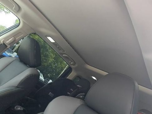 Used 2023 Subaru Ascent Onyx Edition AWD/4WD image 7