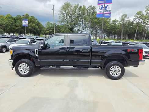 Used 2017 Ford F250 XL w/ STX Appearance Package AWD/4WD image 8