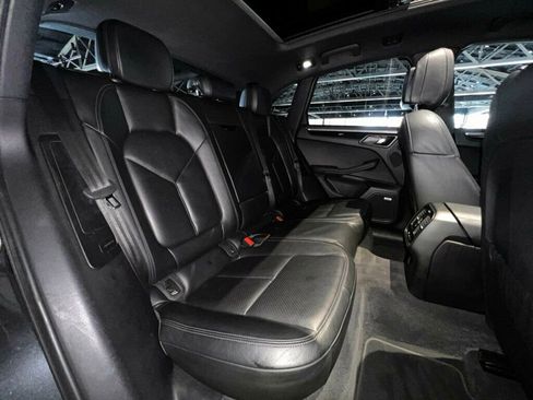 Used 2018 Porsche Macan image 28