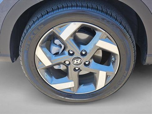 Used 2025 Hyundai Venue Limited FWD image 26