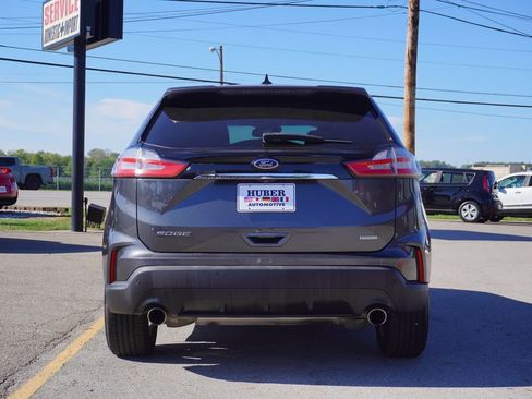 Used 2020 Ford Edge SE image 6