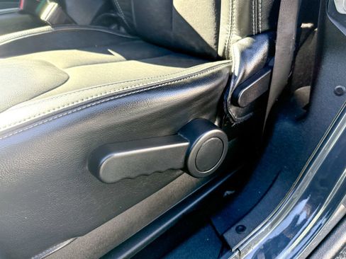 Used 2018 Jeep Wrangler Sport image 16