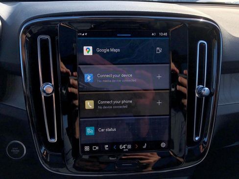 Used 2023 Volvo XC40 B5 Plus w/ Protection Package Premier image 25