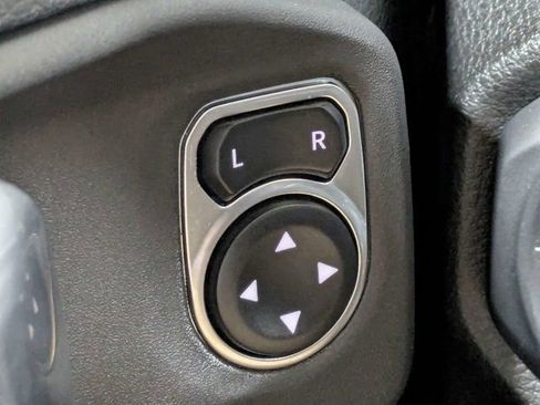 Used 2024 Jeep Wrangler Unlimited Sport AWD/4WD image 24