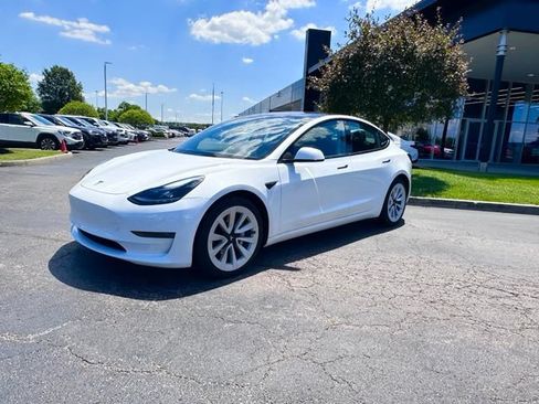 Used 2023 Tesla Model 3 Standard Range RWD image 5