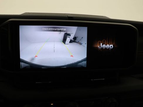 Used 2024 Jeep Wrangler Unlimited Sahara AWD/4WD image 22