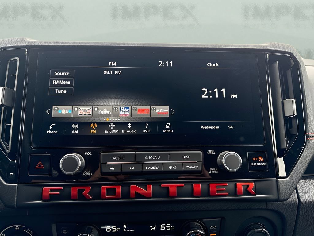 Used 2025 Nissan Frontier PRO-4X AWD/4WD image 17