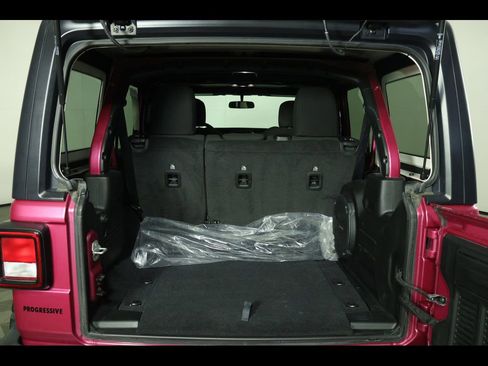 Used 2022 Jeep Wrangler Unlimited Sport image 12