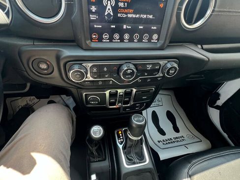 Used 2021 Jeep Wrangler Unlimited Sahara image 21