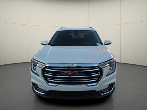 Used 2022 GMC Terrain SLT image 2