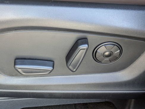 Used 2026 Ford Explorer Platinum RWD image 21