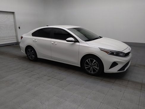Used 2024 Kia Forte LXS w/ LXS Technology Package FWD image 11