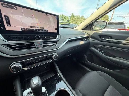 Used 2023 Nissan Altima 2.5 SV w/ SV Premium Package AWD/4WD image 23