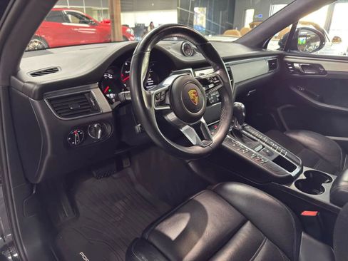 Used 2015 Porsche Macan Turbo AWD/4WD image 33