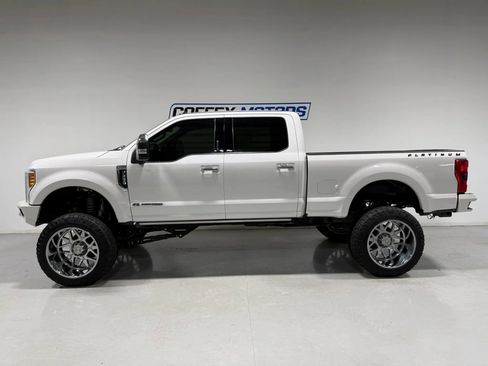 Used 2017 Ford F250 Platinum w/ Platinum Ultimate Package image 3