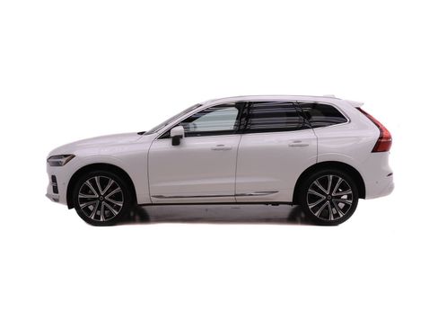Used 2023 Volvo XC60 B5 Ultimate w/ Climate Package AWD/4WD image 3