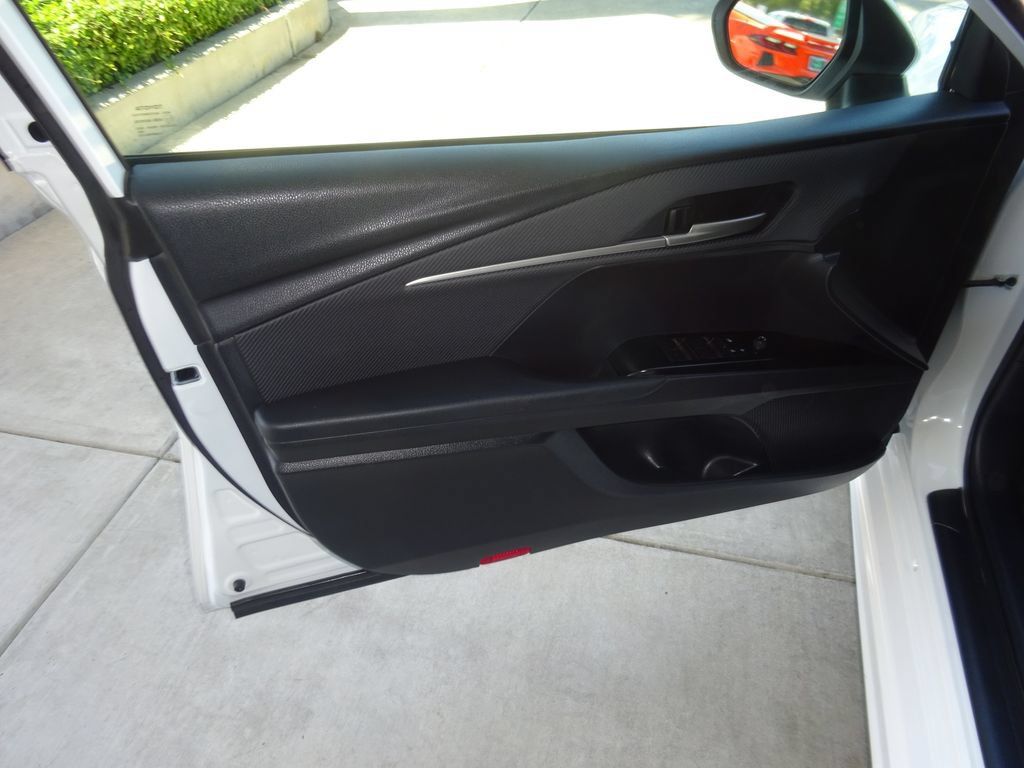 Used 2025 Toyota Camry SE FWD image 23