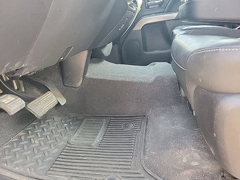 Used 2018 Chevrolet Silverado 1500 LT w/ All Star Edition AWD/4WD image 37