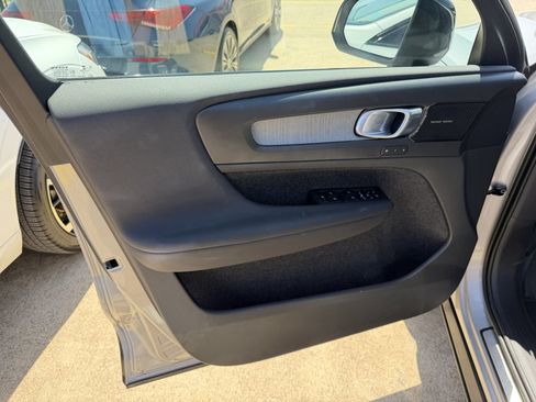 Used 2023 Volvo XC40 B5 Ultimate w/ Protection Package Premier AWD/4WD image 5