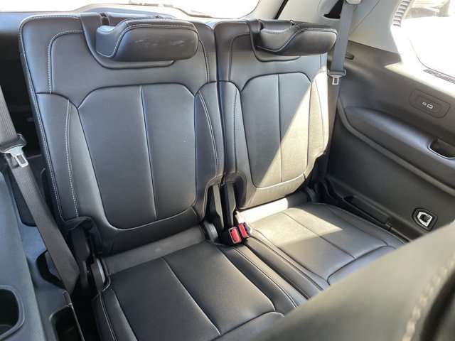 Used 2021 Jeep Grand Cherokee L Limited AWD/4WD image 14