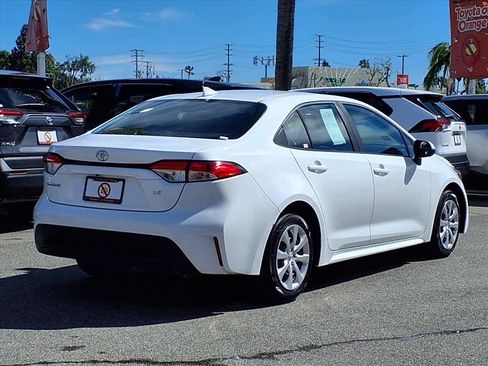 Certified 2025 Toyota Corolla LE image 5