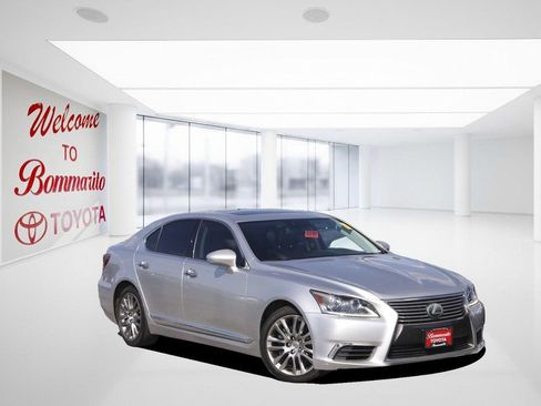 Used 2016 Lexus LS 460 AWD w/ Comfort Package image 2