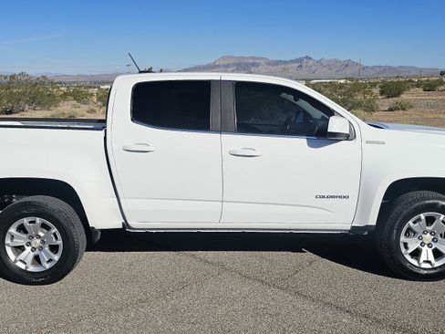 Used 2017 Chevrolet Colorado LT w/ LT Convenience Package AWD/4WD image 3