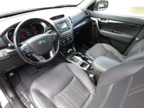 Used 2015 Kia Sorento LX AWD/4WD image 11
