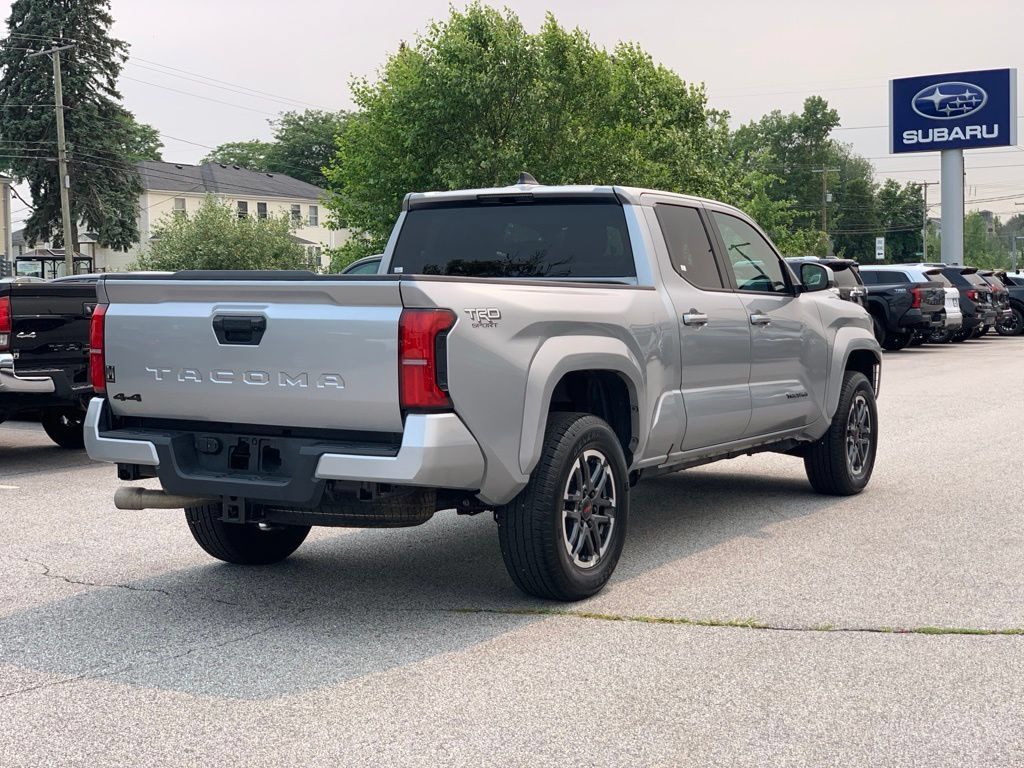 Used 2025 Toyota Tacoma TRD Sport AWD/4WD image 7