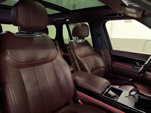 Certified 2024 Land Rover Range Rover SE AWD/4WD image 4
