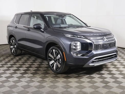 New 2026 Mitsubishi Outlander SE AWD/4WD image 2