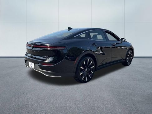 Used 2025 Toyota Crown Platinum image 5