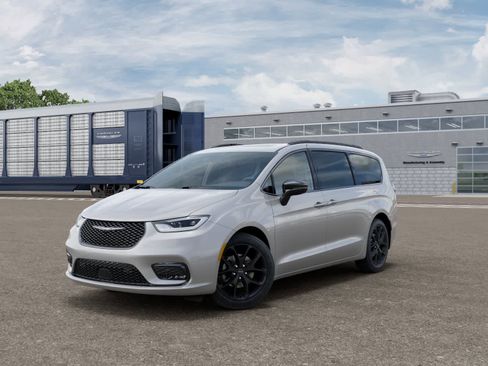 New 2026 Chrysler Pacifica Select image 1