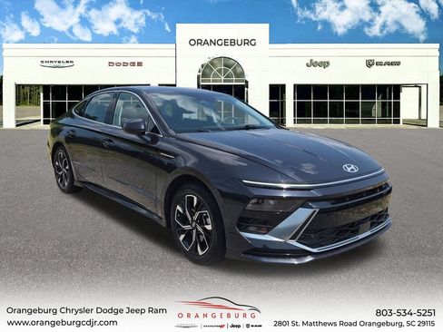 Used 2025 Hyundai Sonata SEL FWD image 1