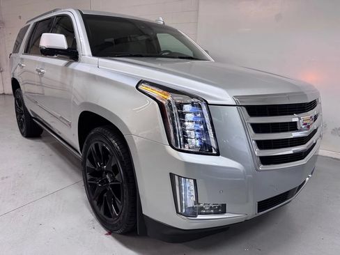 Used 2016 Cadillac Escalade Premium AWD/4WD image 1
