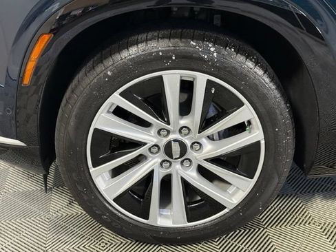 Used 2026 Cadillac Vistiq Luxury w/ LPO, Floor Liner Package AWD/4WD image 10