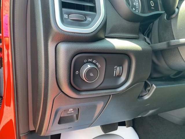 Used 2023 RAM 1500 Big Horn AWD/4WD image 28